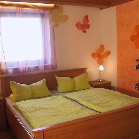 Apartment Gastehaus Flower Idyll Und Bodenseeperle Sipplingen